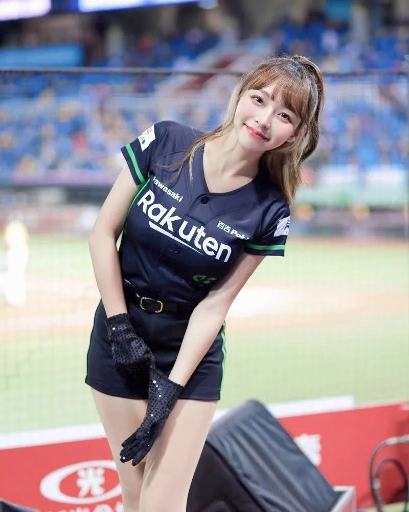 【色图】台湾职棒啦啦队乐天派巨乳女孩喷血写真 - 林襄