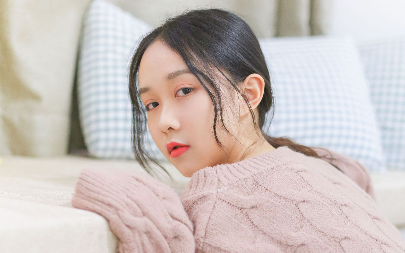 看着女儿的屁股禽兽父亲忍不住了 