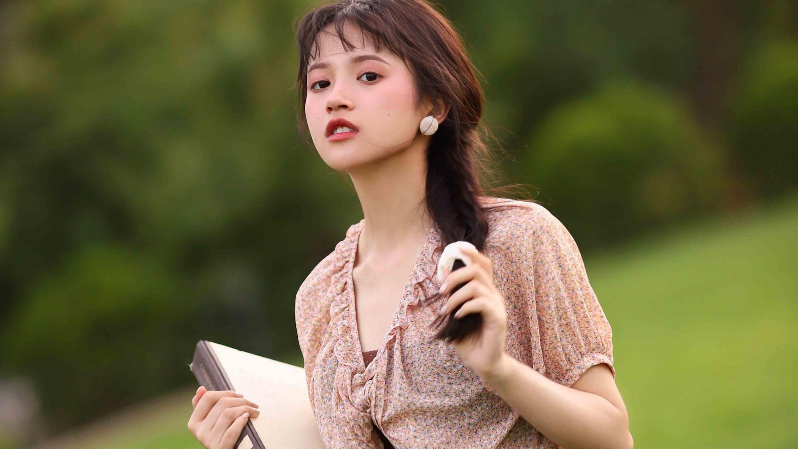 艺校嫩妹妹子裸舞展示自拍 