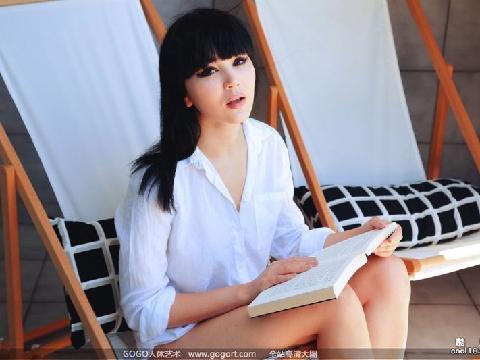 【色图】美屄养眼女郎MALENAF在悠闲的度假