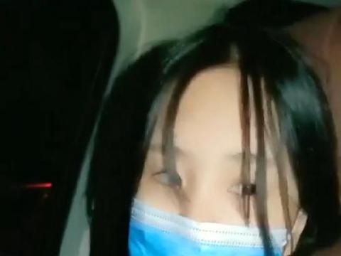 【视频】校园接甜美学生妹咂重金挥霍请吃饭卖掉初夜有露脸