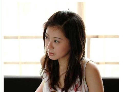 【色图】文艺气质经典极品美乳国模无意间漏逼私拍 - 妍妍