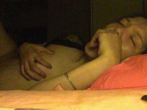 【视频】成功拿下醉酒女同事近距离肏逼感受女人的气喘声