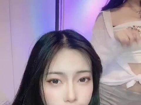 【在线视频】嫩妹博主『云中爱』性爱私拍流出