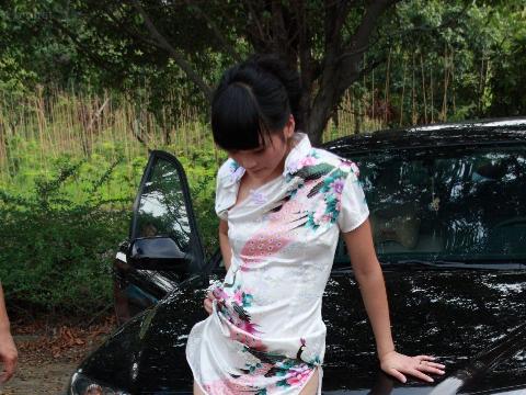 【色图】白皙貌美丰乳肥臀的国模仙云私拍户外人体摄影