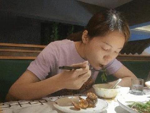 【视频】最后一晚良家珠宝妹共进晚餐酒店颠鸾倒凤对白精彩呻吟销魂必看佳作