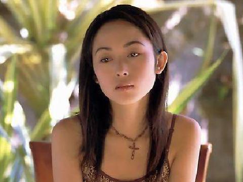 俏丽小美女