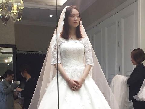 【色图】一个国内新娘子嚾了酒后被新郎摄影师拍下的骚态 