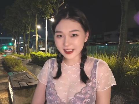 【视频】清纯美丽女大生深喉被大屌各种玩肏