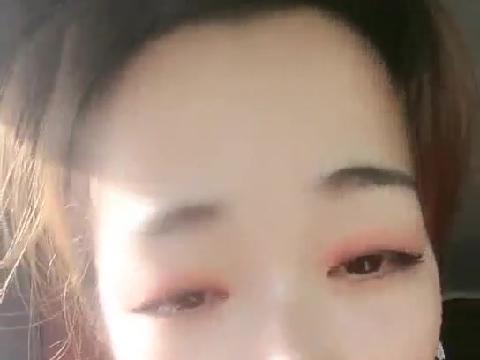 【视频】蓝天，白云，两位勤劳的农民大哥玩美女，极品大胸