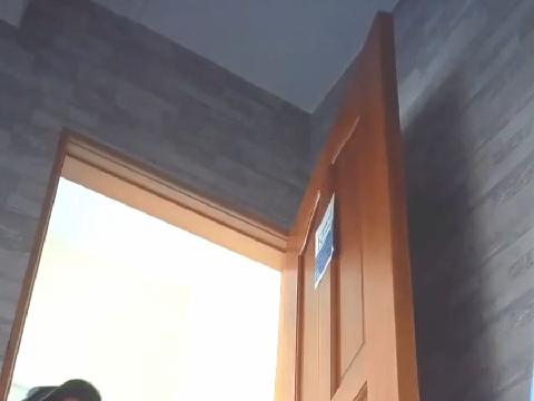 【视频】全镜偷窥长裙美女嘘嘘连续尿二次全收入颜值高屁屁大