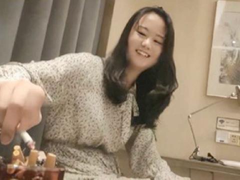 【视频】小马寻花 极品外围女神，甜美乖巧魔鬼身材，粉嫩美乳超近镜头，精彩不断