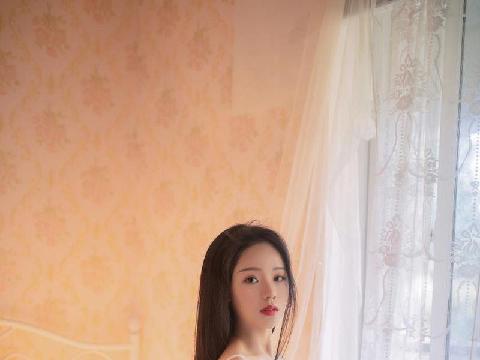 【色图】亮丽迷人内衣国模美少女床上的勾人姿态 - 慕可