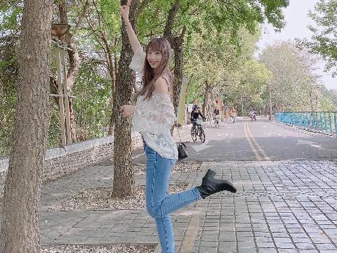 【色图】亚洲小姐 琳仔 拥有高挑身材及诱人的白皙长腿说是仙女下凡也不为过
