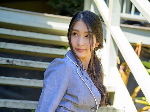 【色图】身段匀称,五官亮丽的日本AV美少女大胆写真 - 本庄铃