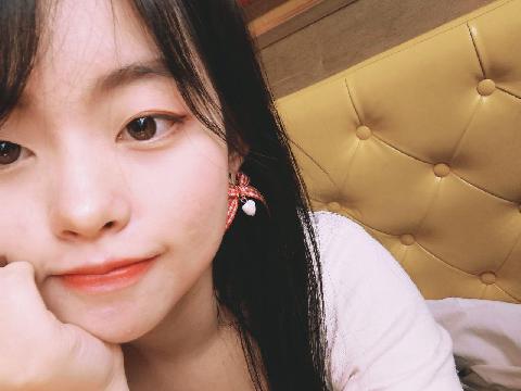师范女学生 嘉琪 人前人后反差大