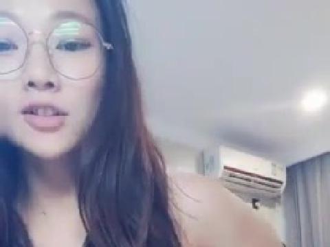 【在线视频】高颜值眼镜美女『静儿』 郑州走起约炮粉丝激情啪啪 