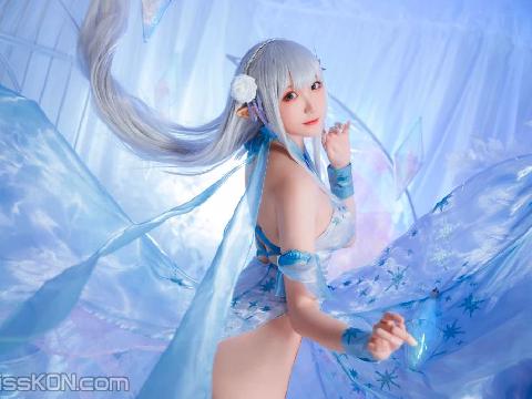 【色图】Coser@瓜希酱: 爱蜜莉雅 水晶礼服