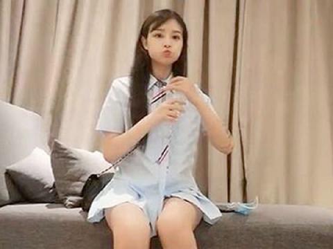 【视频】超级清纯娃娃脸女神在学校肯定属于校花的那种