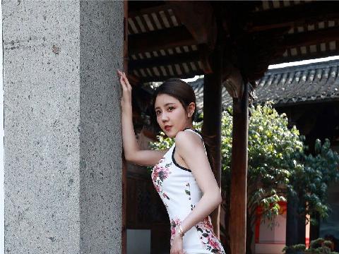 【色图】好看的妹子，好喝的茶，搔首弄姿为了啥？
