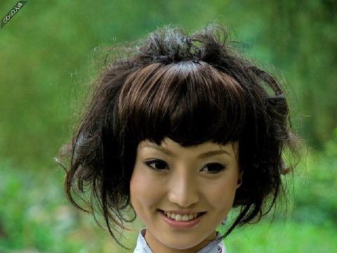 【色图】美女国模黎咏娴户外大胆掰屄人体