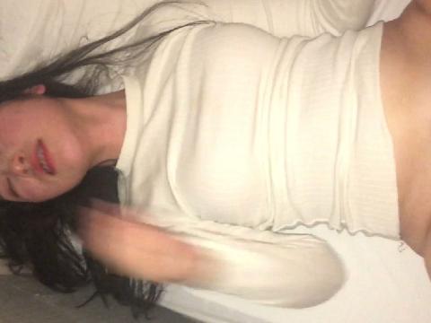 【视频】吃宵夜把妹子灌得醉醺醺的  用鸡巴操她嘴再操她下面