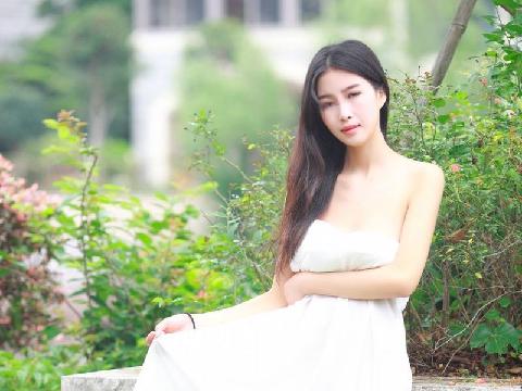 【色图】艳值高身材美造型轻盈优美的年轻中国姑娘