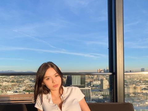 【色图】人间胸器，来自美国的清纯正妹 Sophie Mudd