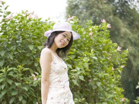 【色图】亚裔美女Abbie Chan户外大尺度人体