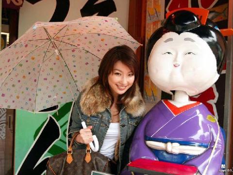 【色图】狂野大胆的日本漂亮AV女优的豪放淫荡之旅 - 樱朱音