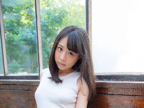 青春俏丽的Hotgirl Hiyori Yoshioka 吉冈ひより家里脱光展露身躯