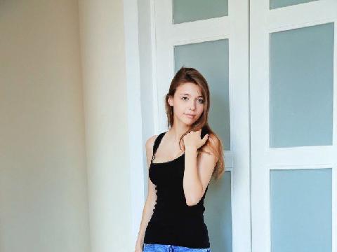 【色图】Mila Azul 轻咬手指勾引你的少女