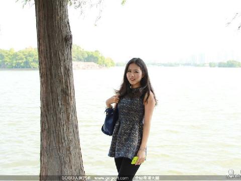 【色图】蒙古族气质国模美女宾馆内大尺度开脚翻毛穴私拍 - 乌兰兰
