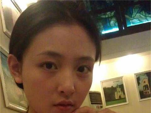 【色图】清纯少女床上竟是淫娃荡妇