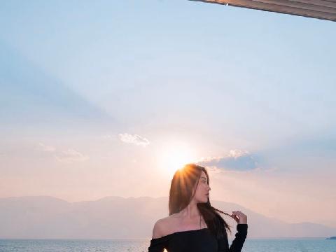 【色图】台湾名模年年 – 大陆洱海全裸写真