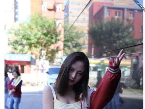【色图】住家国模美少妇酒店房内脱光展美体毛鲍 - 马慧莹