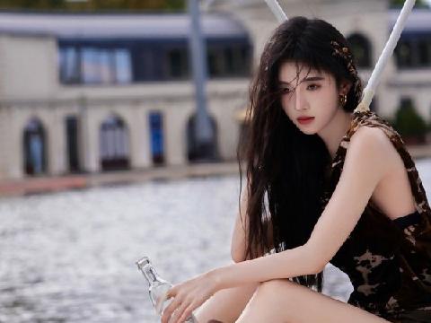 【小说】操她小骚逼