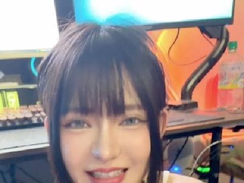 【视频】台湾自拍外流 饮料店长发36D大奶妹 简瑶 口爆吞下去