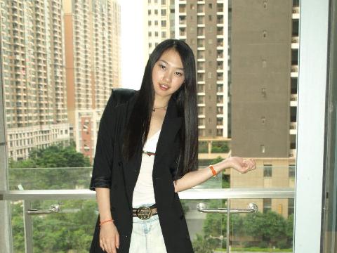 【色图】美空超模卞浩文私拍—现实感很强，穿上衣服很漂亮的美女
