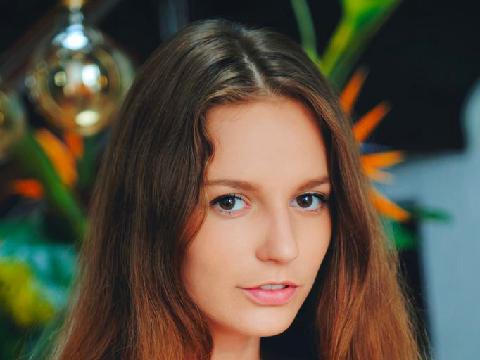 【色图】娇小玲珑的极品乌克兰美模大尺度自插浓毛粉逼写真 - Sofi Shane