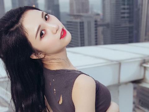 【小说】用胯下征服身边的美女
