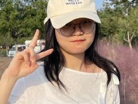 【视频】贵在真实，武汉可爱眼镜反差妹 郭恬静 露脸口交足交性爱自拍