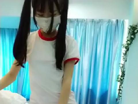【视频】瘦小软萌萝莉 又又酱啪啪自拍 体育服