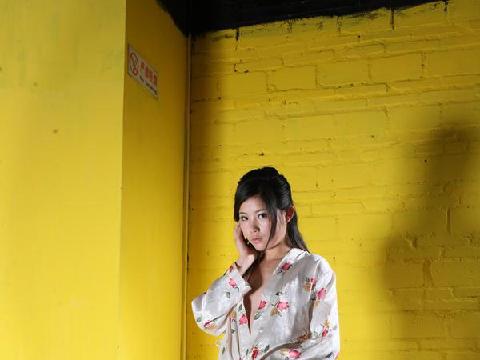 甜美白皙美模-蒋雯雯