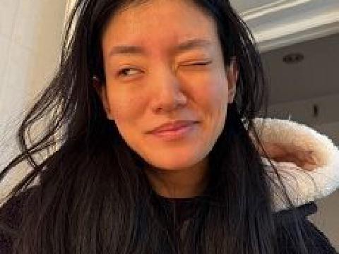 【视频】长腿反差少妇露脸性爱自拍，细腰肥臀後入无敌