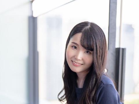 【美女图】含羞答答的日本援交学生妹,这白嫩的大奶真不错 - Miina