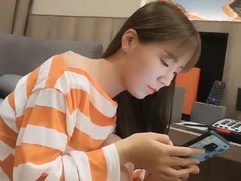 【视频】小宝寻花 牛仔短裤萌萌妹子，镜头前口交穿上黑丝