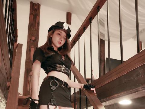 【色图】秀人网 夏西cici 女警制服写真