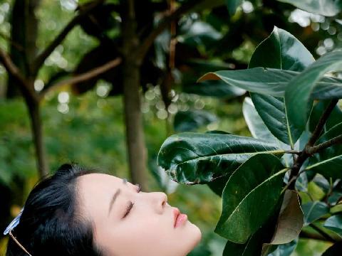 【色图】野外的美女