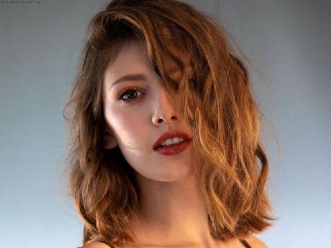【色图】美得不可方物的年轻高佻洋模展粉嫩肥鲍写真 - Lena Anderson